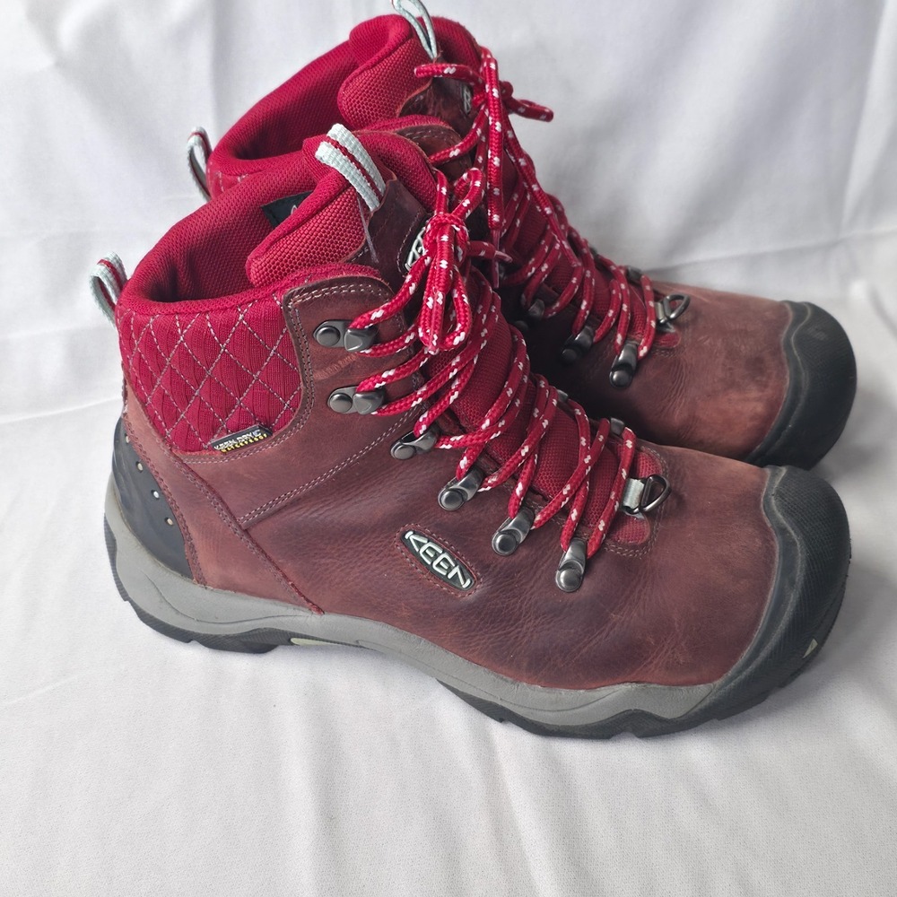 Keen Revel III Women's Cold Weather Red Waterproof Hiking Boots Size 8
